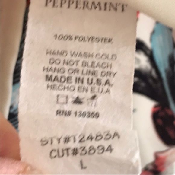 Peppermint floral top with 3/4 sleeves! - Picture 8 of 8